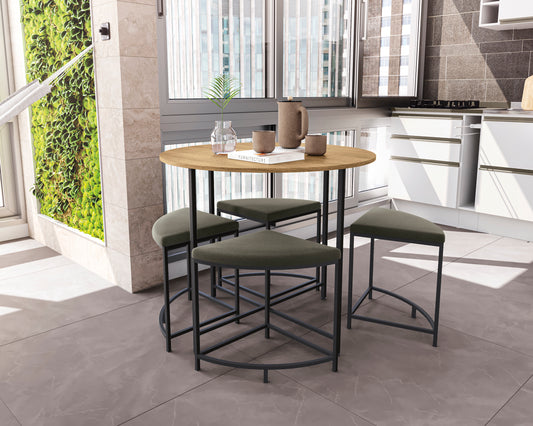 Mesa com 4 bancos